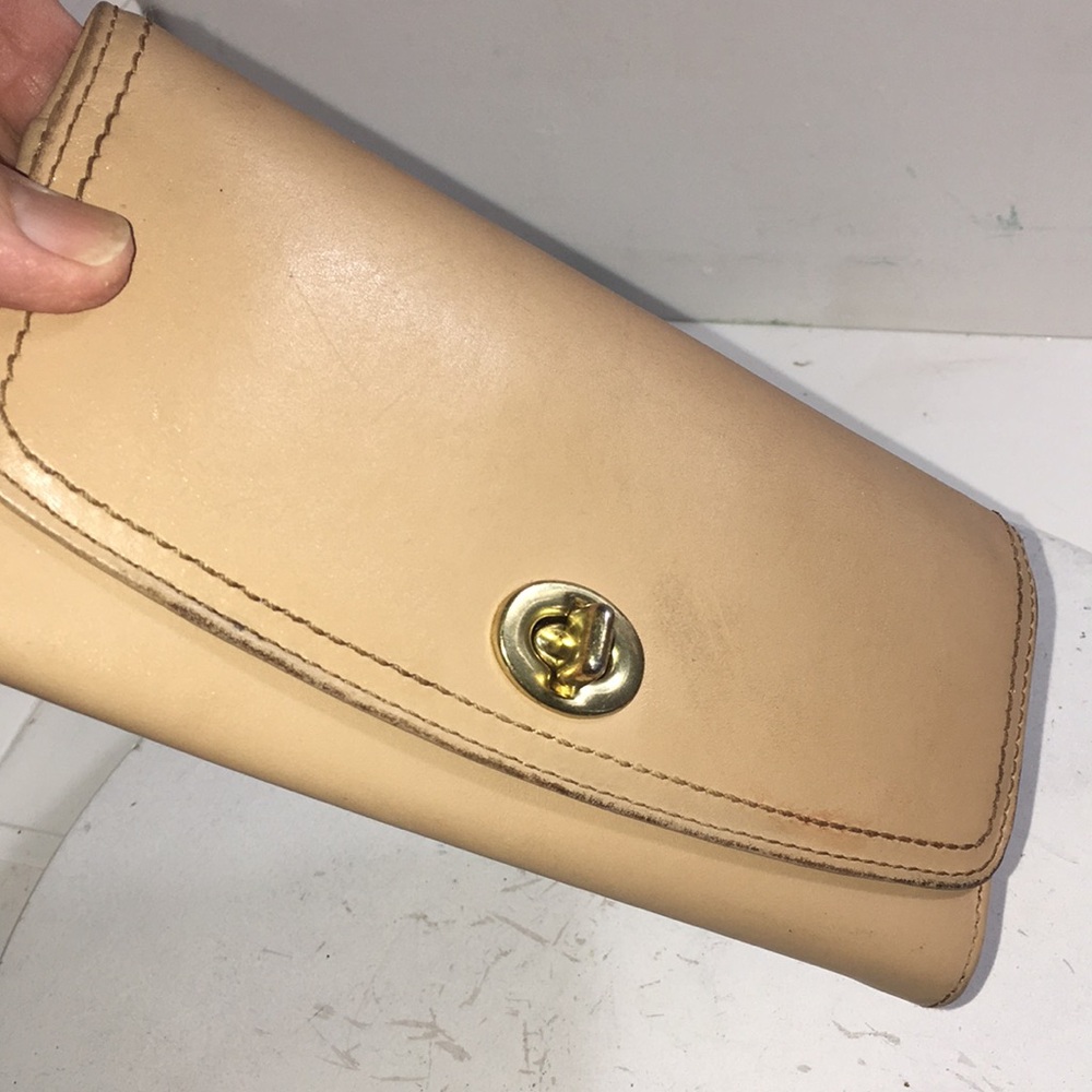 Coach Tan Leather Wallet Classic Design